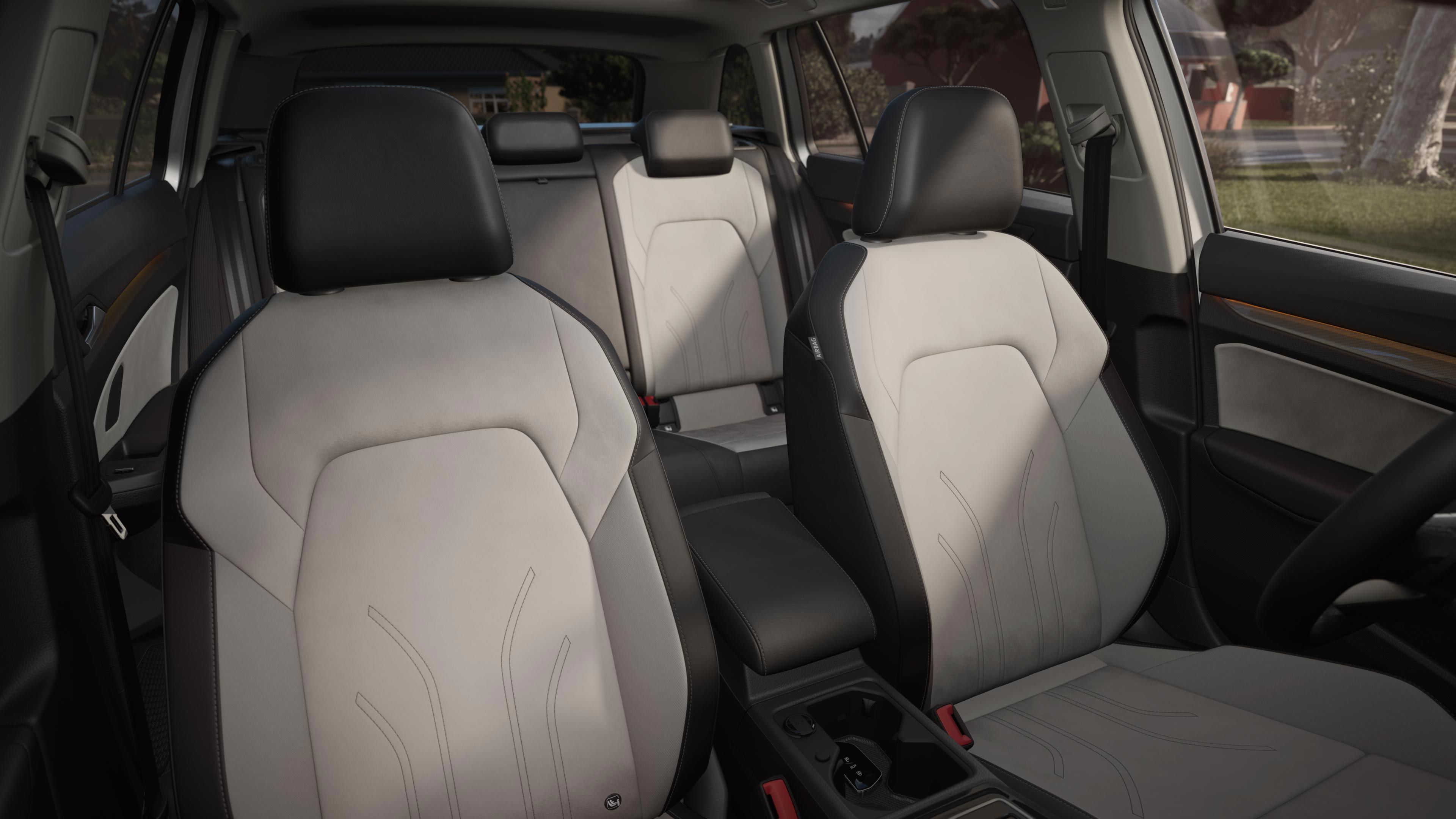 Weiße Sitze im VW Golf Variant