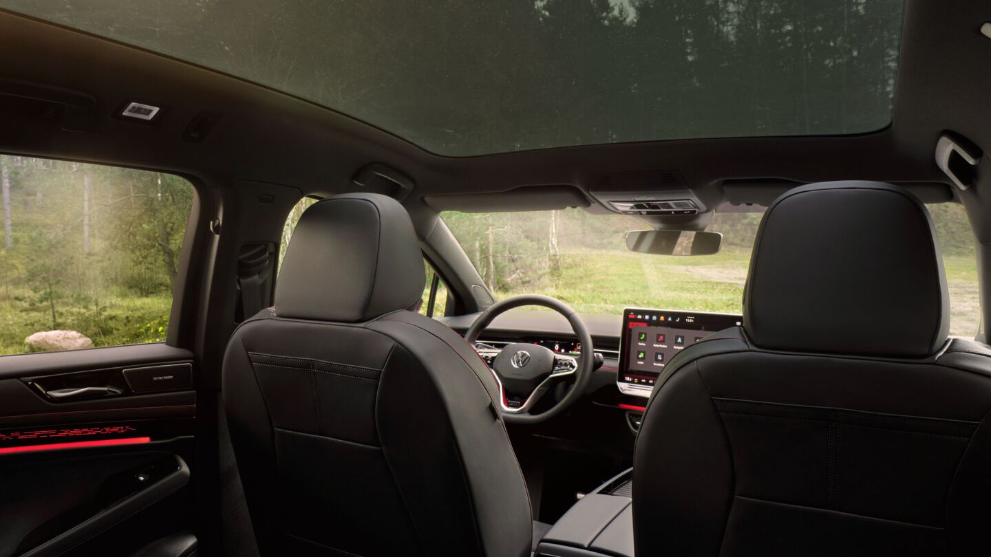 Interieur vom ID.7 Tourer GTX aus Sicht der Rückbank.