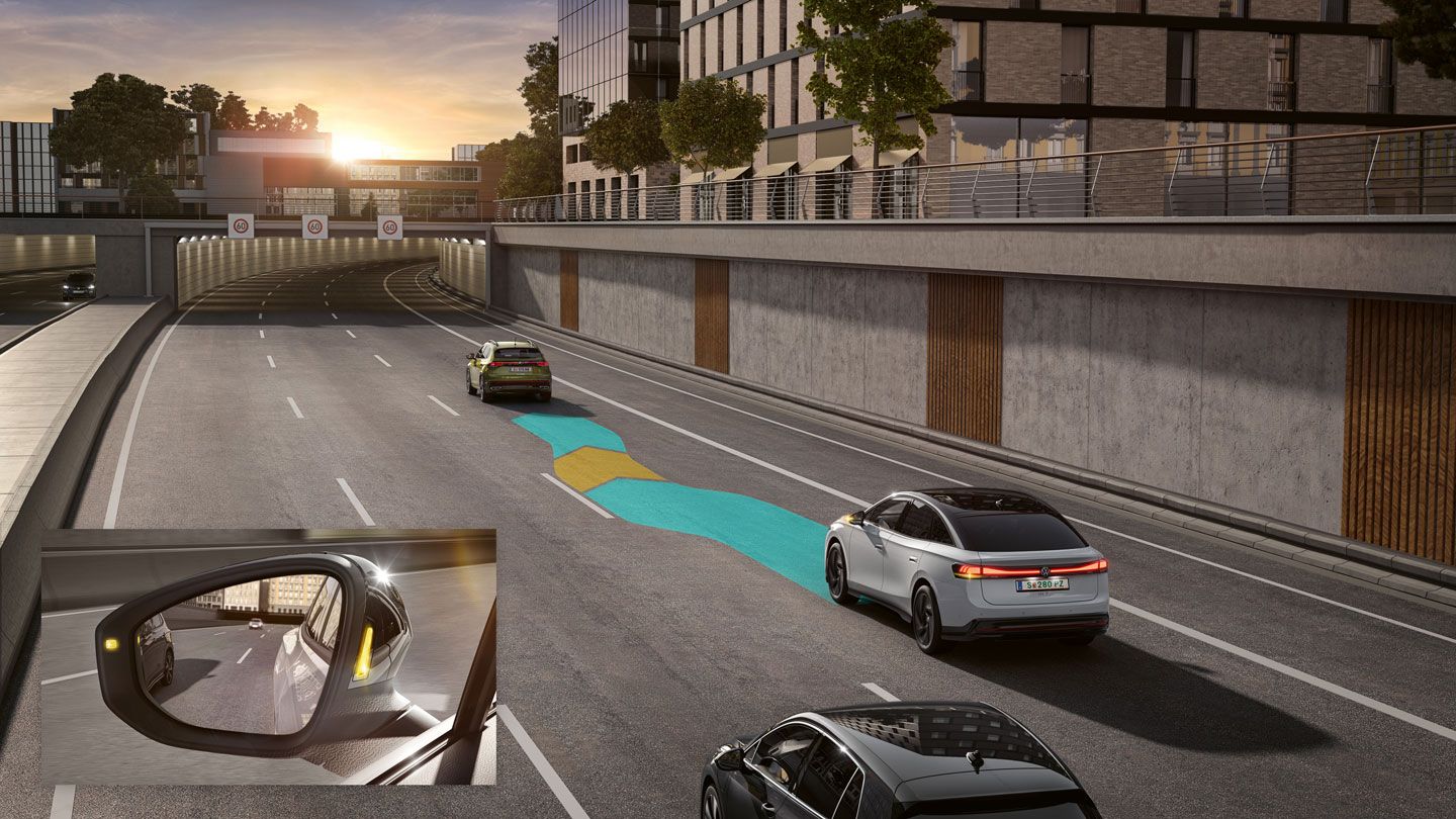 Illustration zeigt schematisch anhand eines VW ID.7 die Funktionsweise des Side Assist.