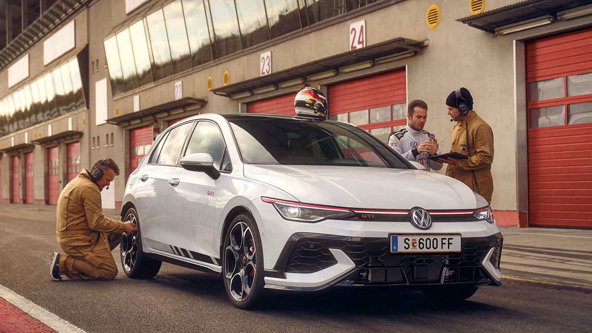 Golf GTI Clubsport GL6529.tif  Golf GTI Clubsport artwork image.  Artwork intended for showroom, online, social media.  Tags: Golf GTI Clubsport 0QA1 Pure White / Black Paint type: Mother-of-Pearl Effect 18" Alloy wheel Leeds black People, Exterior, Beauty, Lifestyle, 3/4 Front view