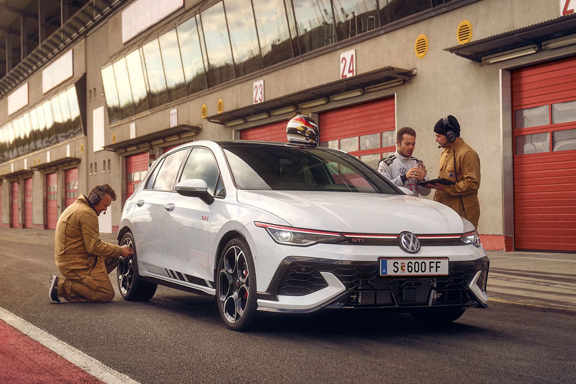 Golf GTI Clubsport GL6529.tif  Golf GTI Clubsport artwork image.  Artwork intended for showroom, online, social media.  Tags: Golf GTI Clubsport 0QA1 Pure White / Black Paint type: Mother-of-Pearl Effect 18" Alloy wheel Leeds black People, Exterior, Beauty, Lifestyle, 3/4 Front view