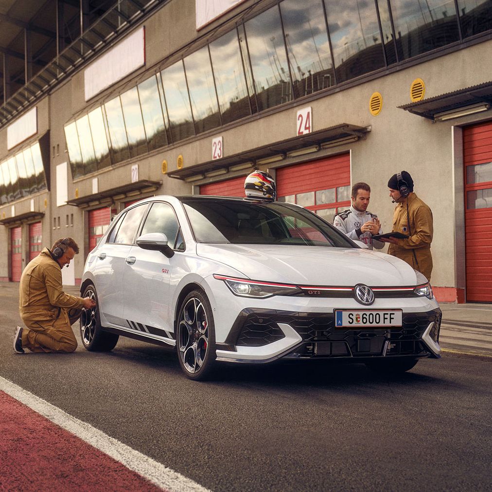 Golf GTI Clubsport GL6529.tif  Golf GTI Clubsport artwork image.  Artwork intended for showroom, online, social media.  Tags: Golf GTI Clubsport 0QA1 Pure White / Black Paint type: Mother-of-Pearl Effect 18" Alloy wheel Leeds black People, Exterior, Beauty, Lifestyle, 3/4 Front view