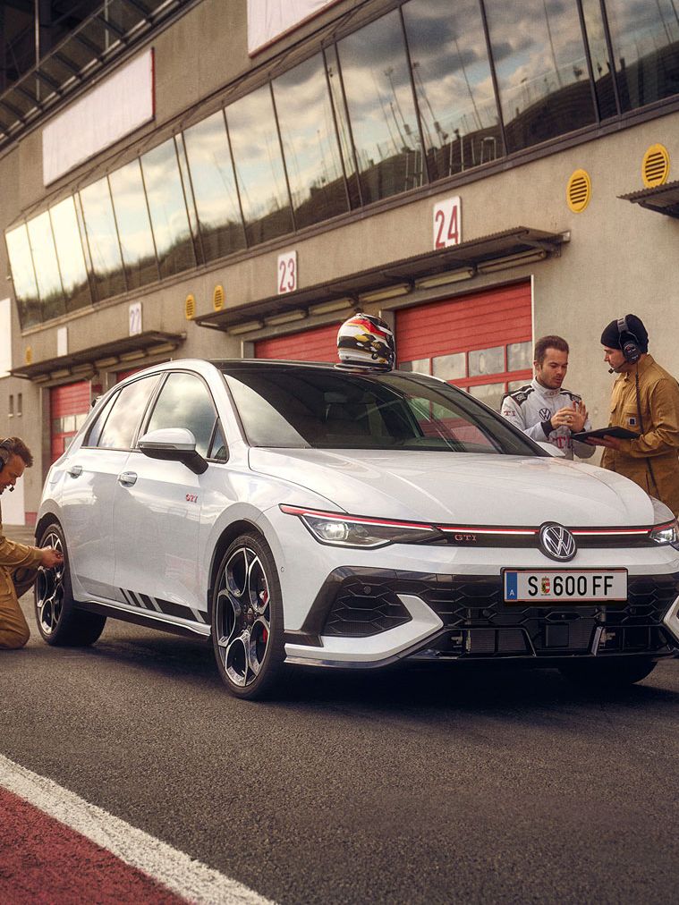 Golf GTI Clubsport GL6529.tif  Golf GTI Clubsport artwork image.  Artwork intended for showroom, online, social media.  Tags: Golf GTI Clubsport 0QA1 Pure White / Black Paint type: Mother-of-Pearl Effect 18" Alloy wheel Leeds black People, Exterior, Beauty, Lifestyle, 3/4 Front view