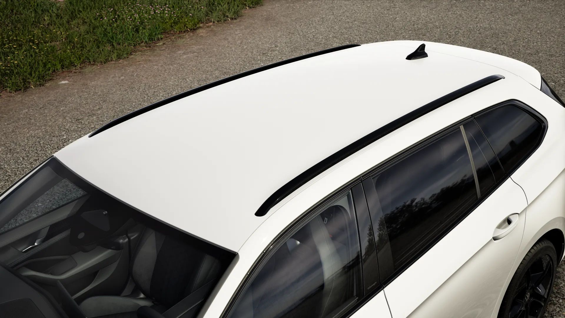Ansicht von oben auf das Dach eines VW Passat R-Line mit "Black Style" Paket