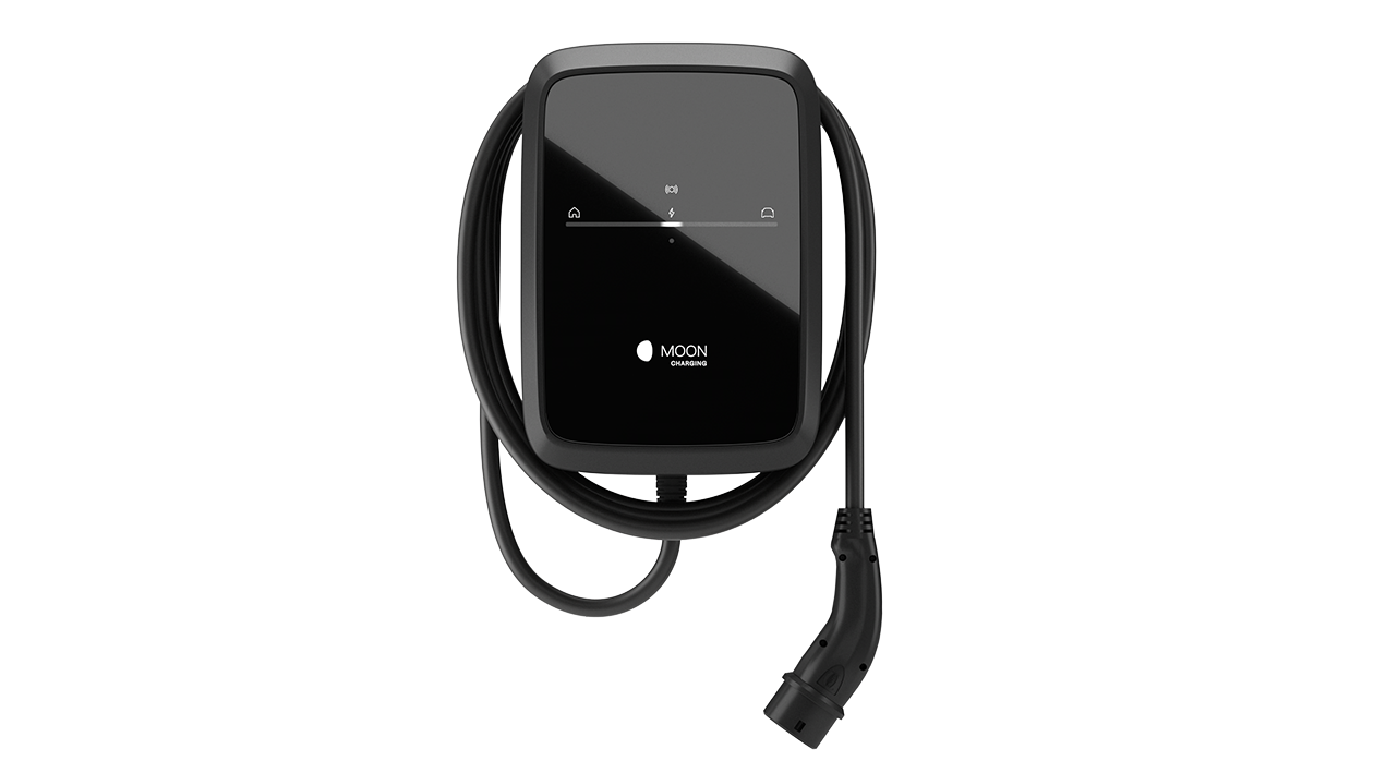 Frontansicht von einer MOON Wallbox mit Ladekabel