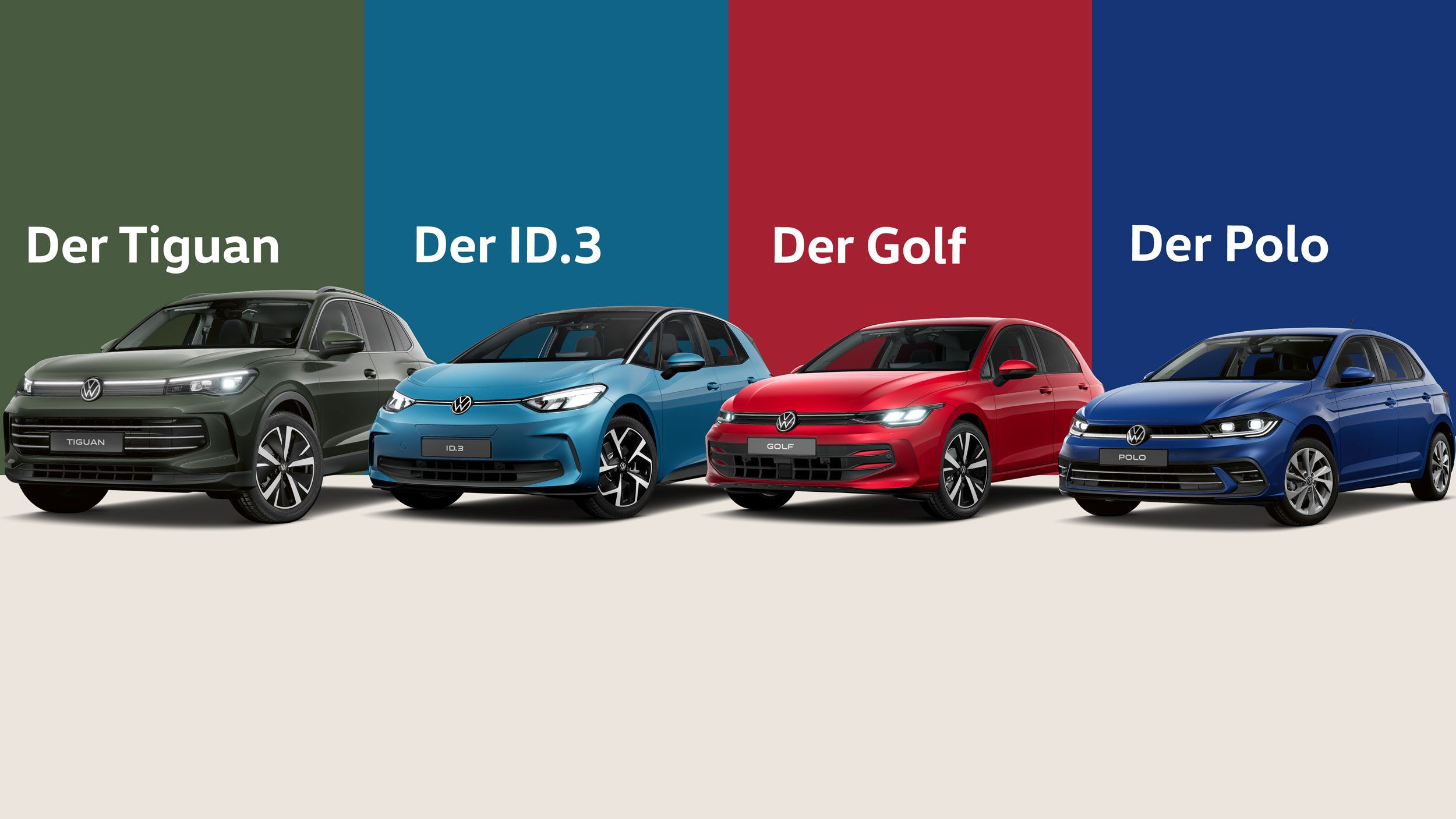 Vier Volkswagen-Modelle nebeneinander: Ein dunkelgrüner Tiguan, ein cyanfarbener ID.3, ein roter Golf und ein dunkelblauer Polo. Jedes Auto hat seinen Modellnamen über dem Fahrzeug. Die Hintergrundfarbe hinter jedem Auto spiegelt seine Hauptfarbe wider.