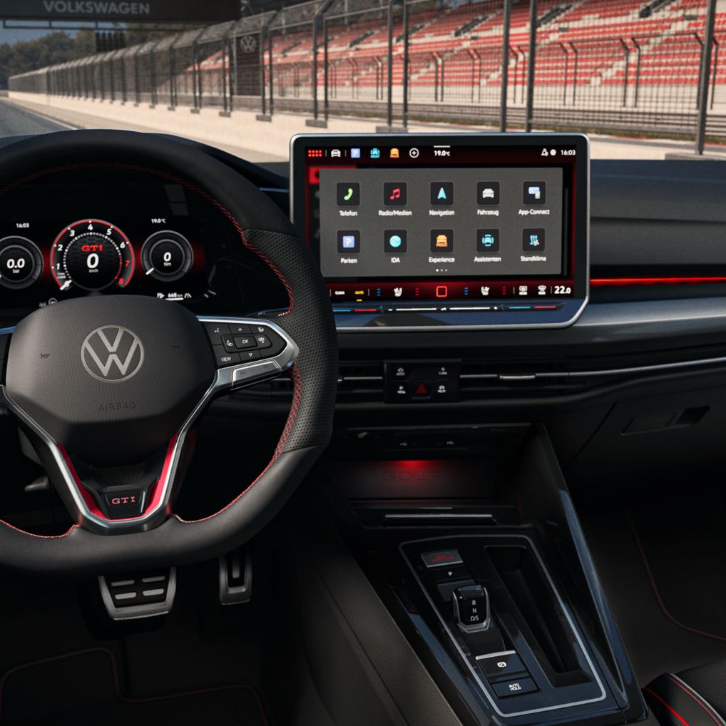 Interieur und Infotainmentsystem vom Golf GTI Clubsport.