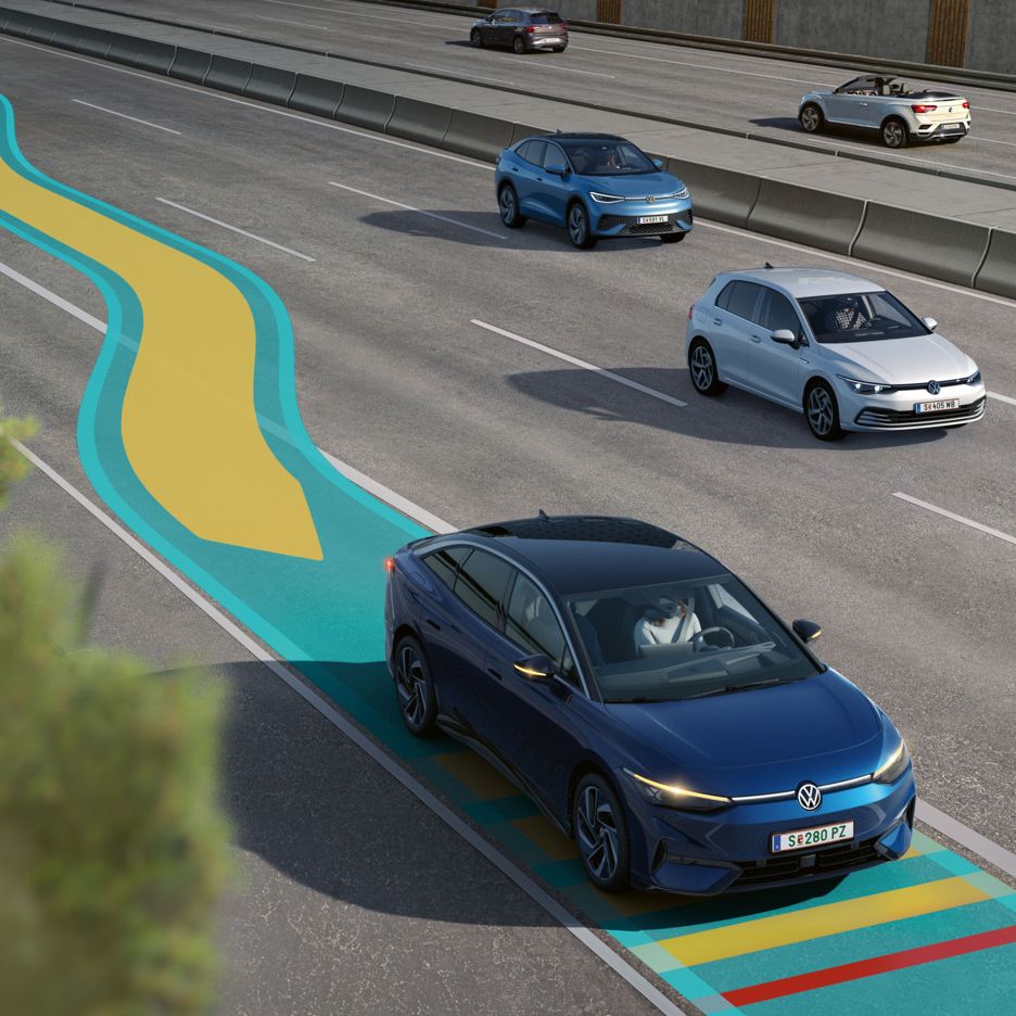 Illustration zeigt schematisch anhand eines VW ID.7 die Funktionsweise des Emergency Assist.