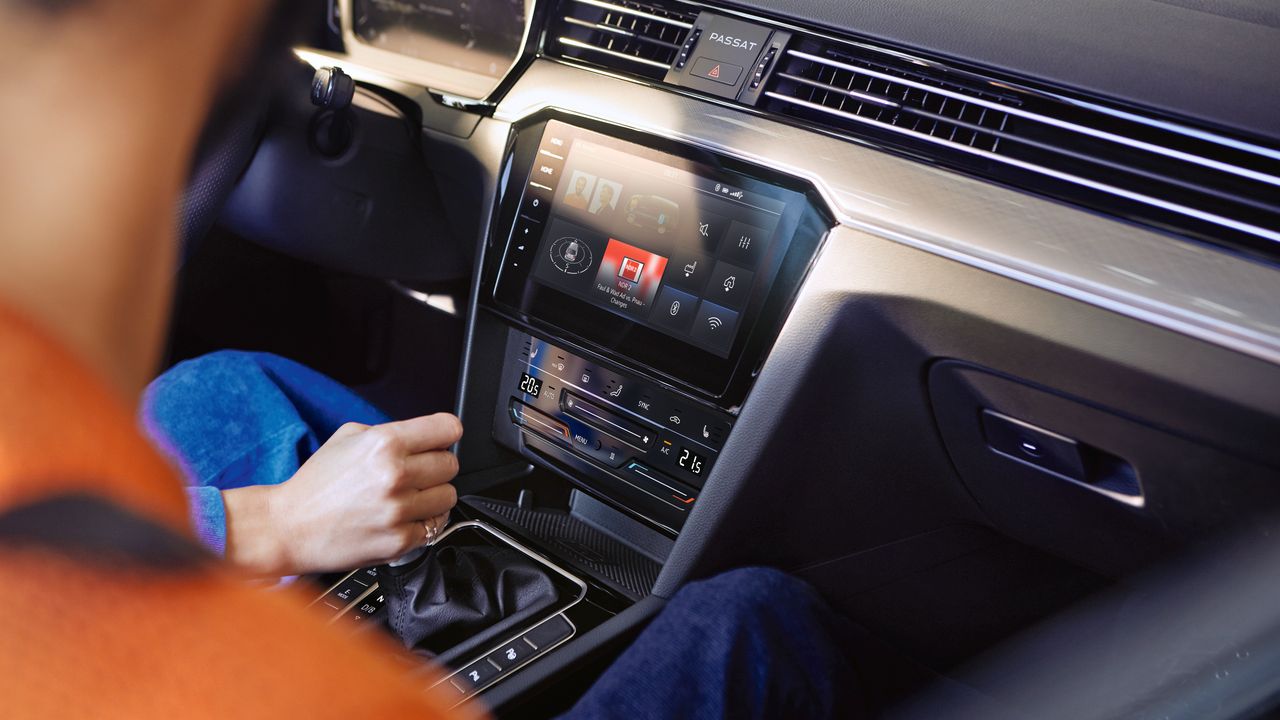VW Passat GTE Variant mit Streaming und Internet