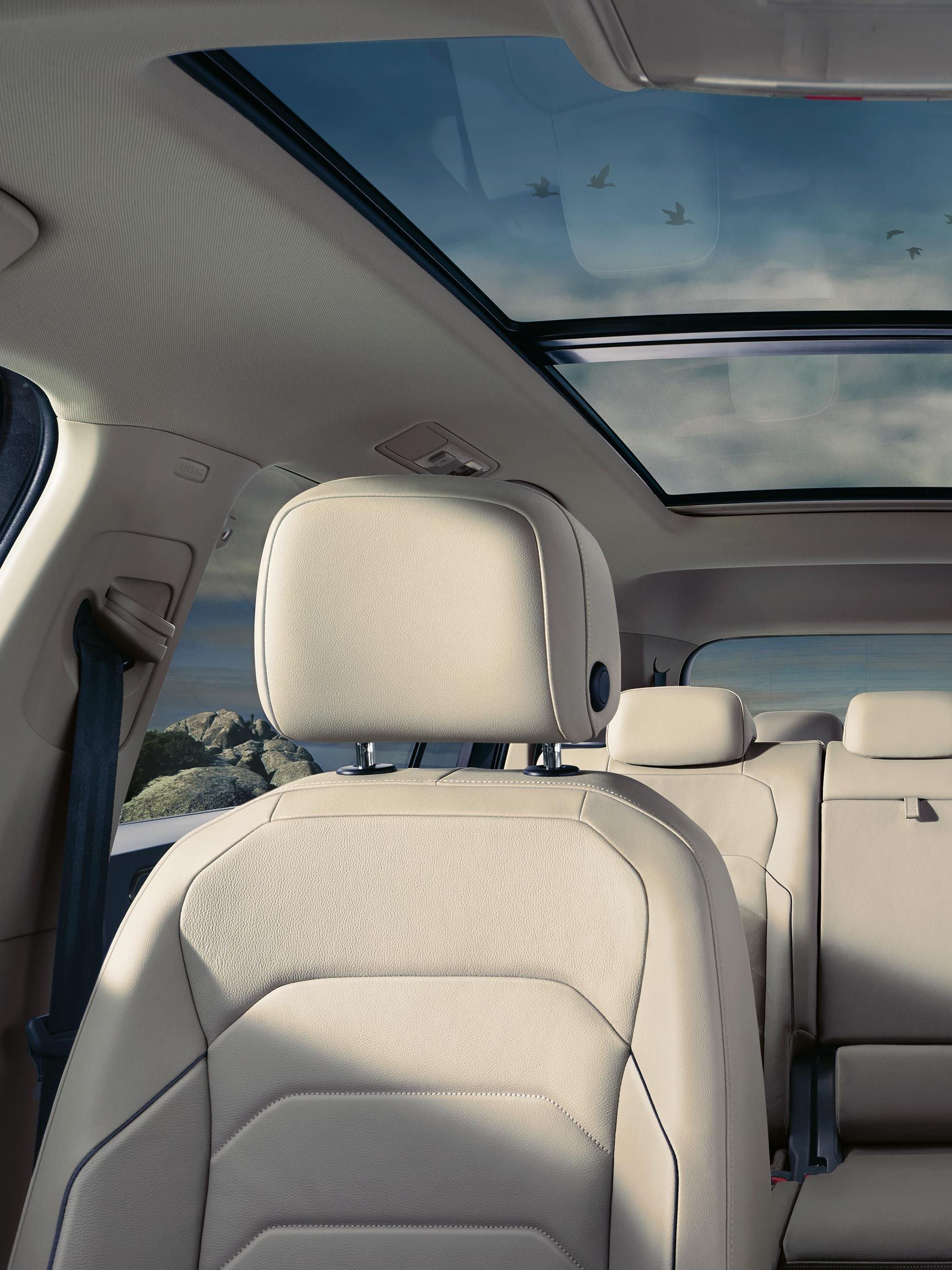 Innensicht und Panoramadach vom Tiguan Allspace Vorgängermodell