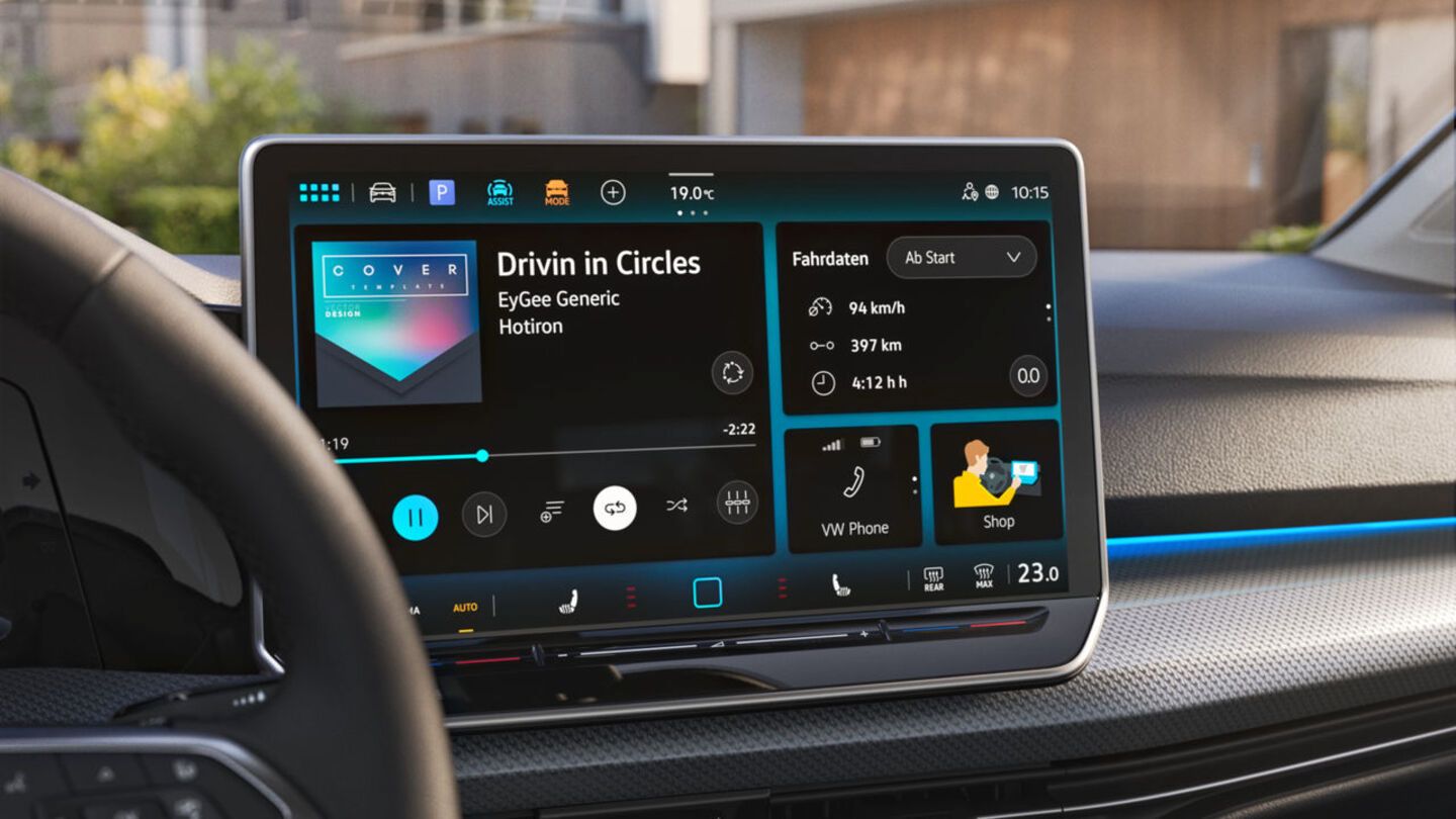 Ein Display mit Ansicht auf das Infotainment-System