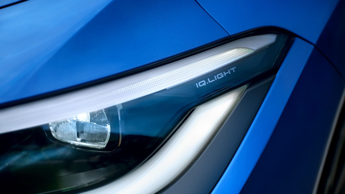 Detailansicht der IQ.LIGHT - LED-Matrix- Scheinwerfer eines VW ID. Polo Style.