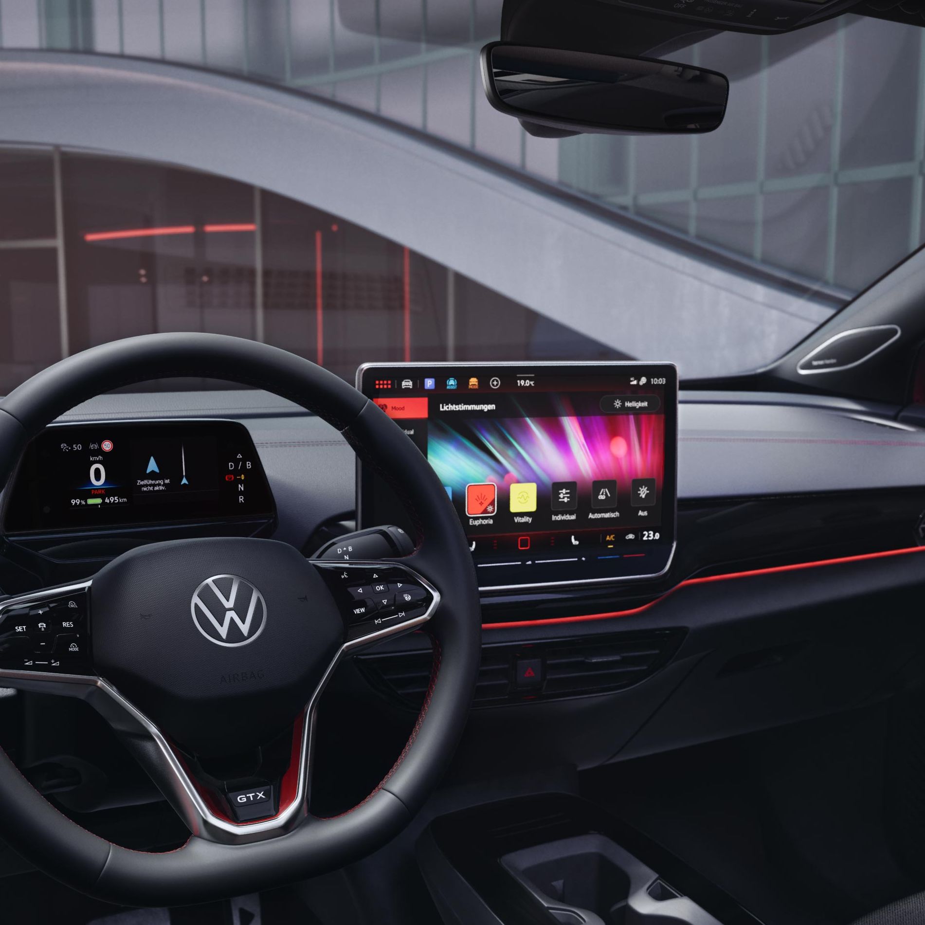 Die rote Ambientebeleuchtung beleuchtet das Cockpit eines VW ID.4 GTX.