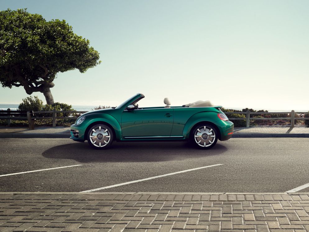 VW Beetle Cabrio grün Exterieur Seitenansicht