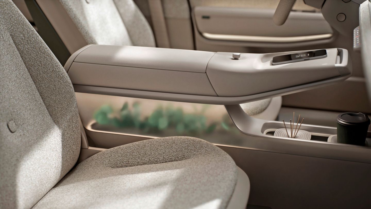Sicht auf die Mittelkonsole vom ID. Cross Concept. Das Interieur ist in einem hellen beige gehalten