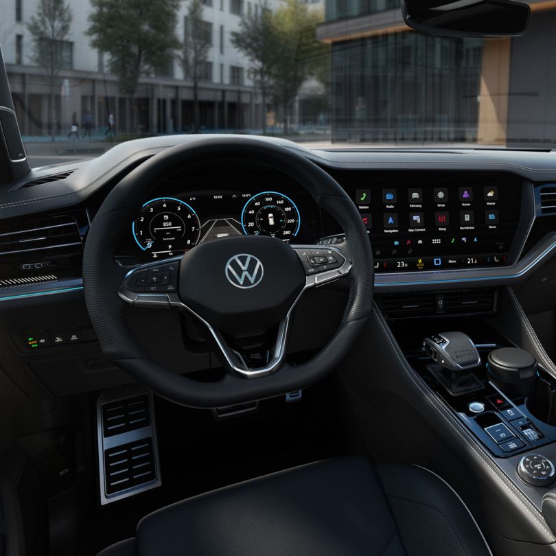 Ansicht auf das Interior des Touareg Final Edition vom Fahrersitz aus.