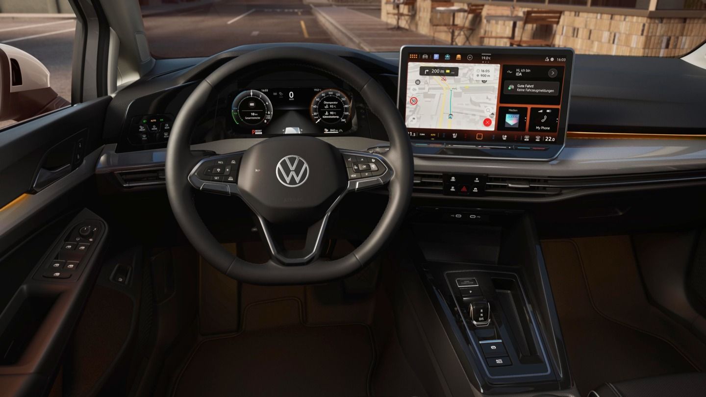 Interieur eines VW Golf eHybird