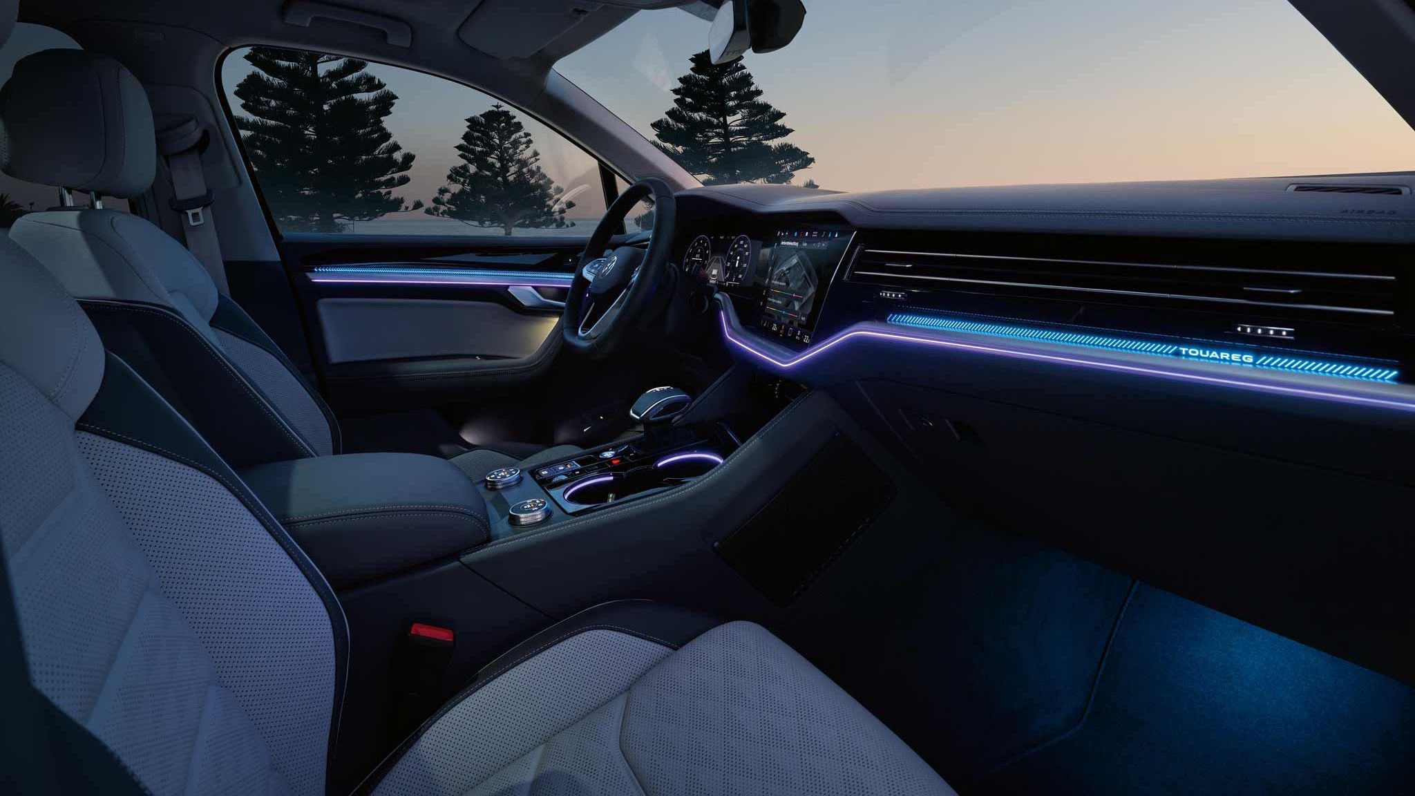 Blick auf die Ambientenbeleuchtung eines Touareg eHybrid