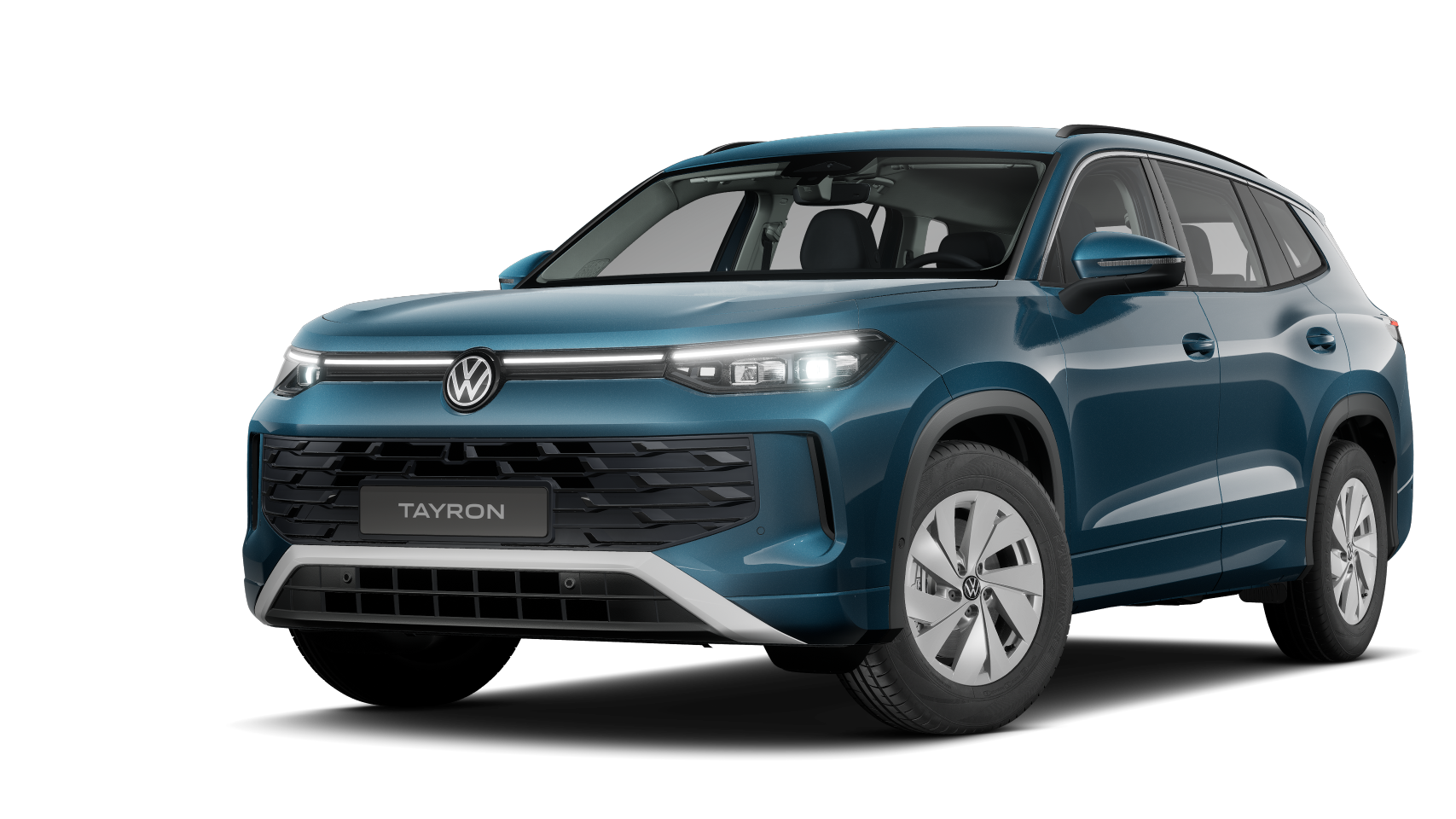 Ein blauer Volkswagen Tayron Allrad SUV mit modernen Scheinwerfern und einem stilvollen Design. Das Fahrzeug hat eine breite Front mit dem Volkswagen-Emblem in der Mitte. Es steht auf hellen, 5-Speichen-Rädern.