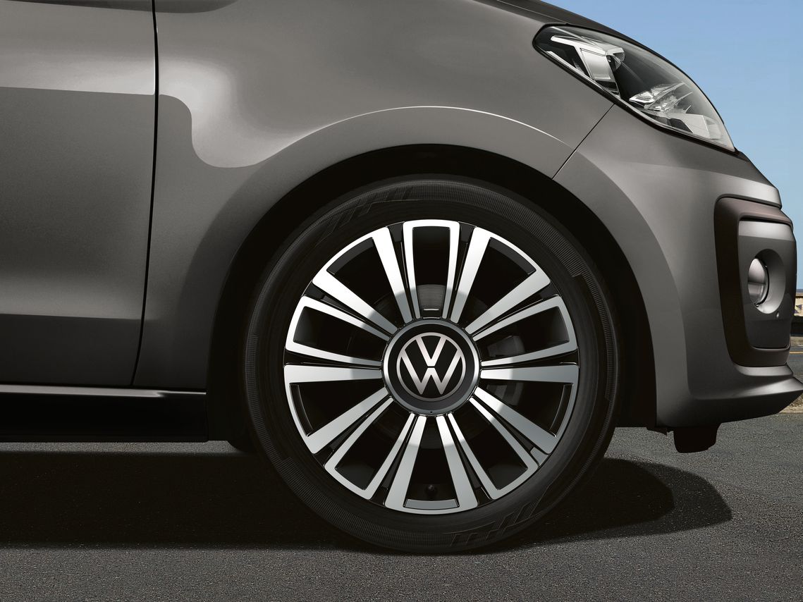 Detailaufnahme der Felge la boca black des VW up!