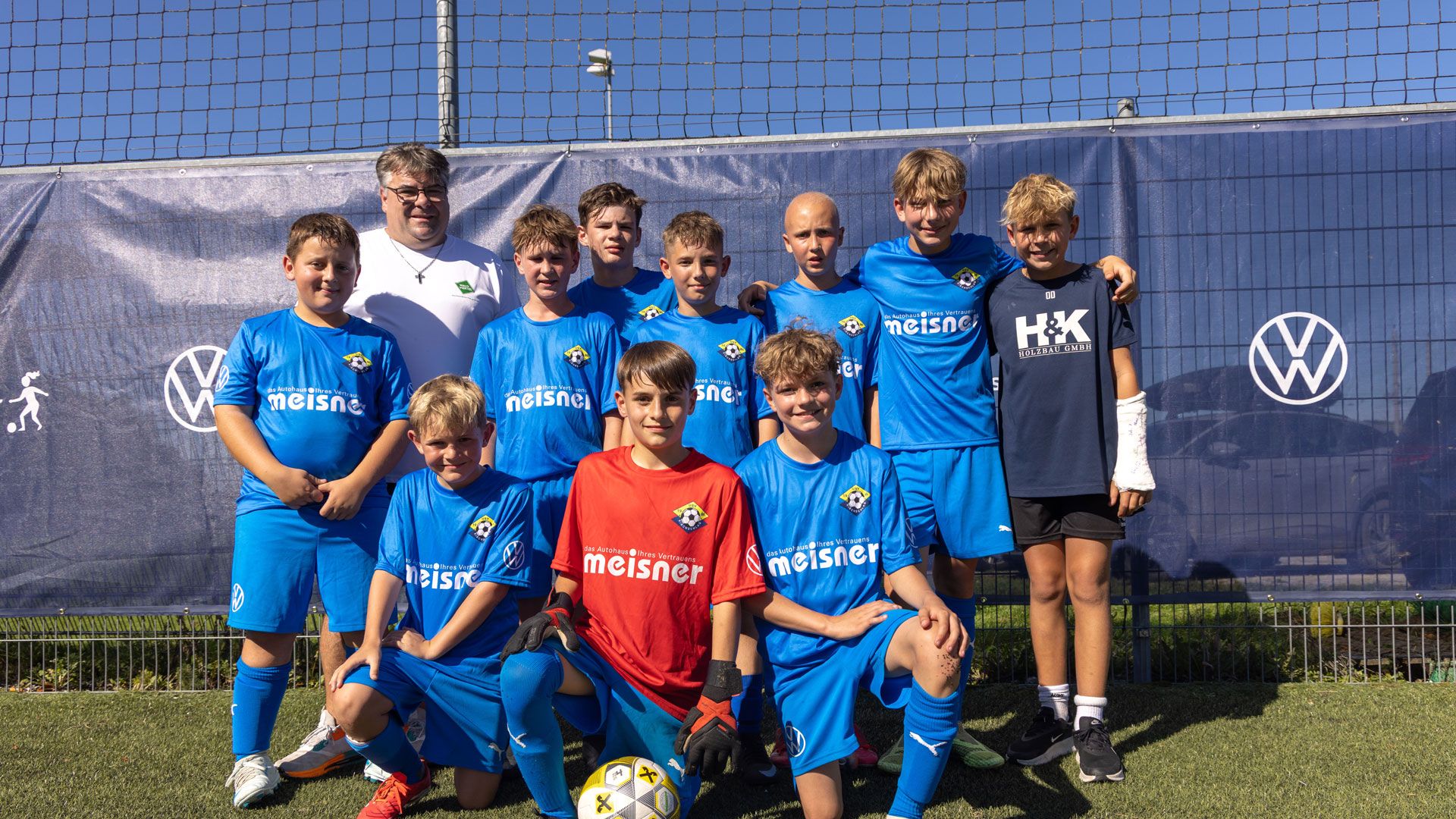 Junges Fußballteam beim VW Junior Masters Regionalturnier