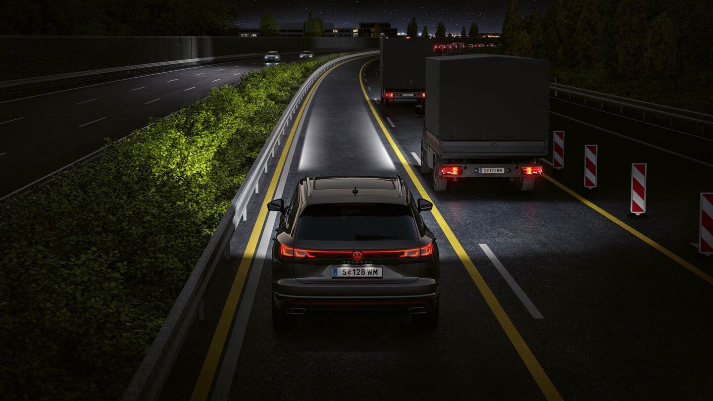 Die IQ.LIGHT LED Matrix Scheinwerfer im VW Touareg