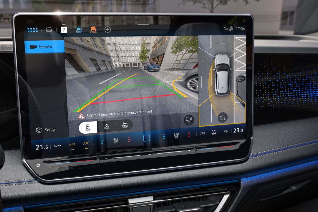 Illustration zeigt schematisch anhand eines VW Tiguan die Funktionsweise des Area View. 