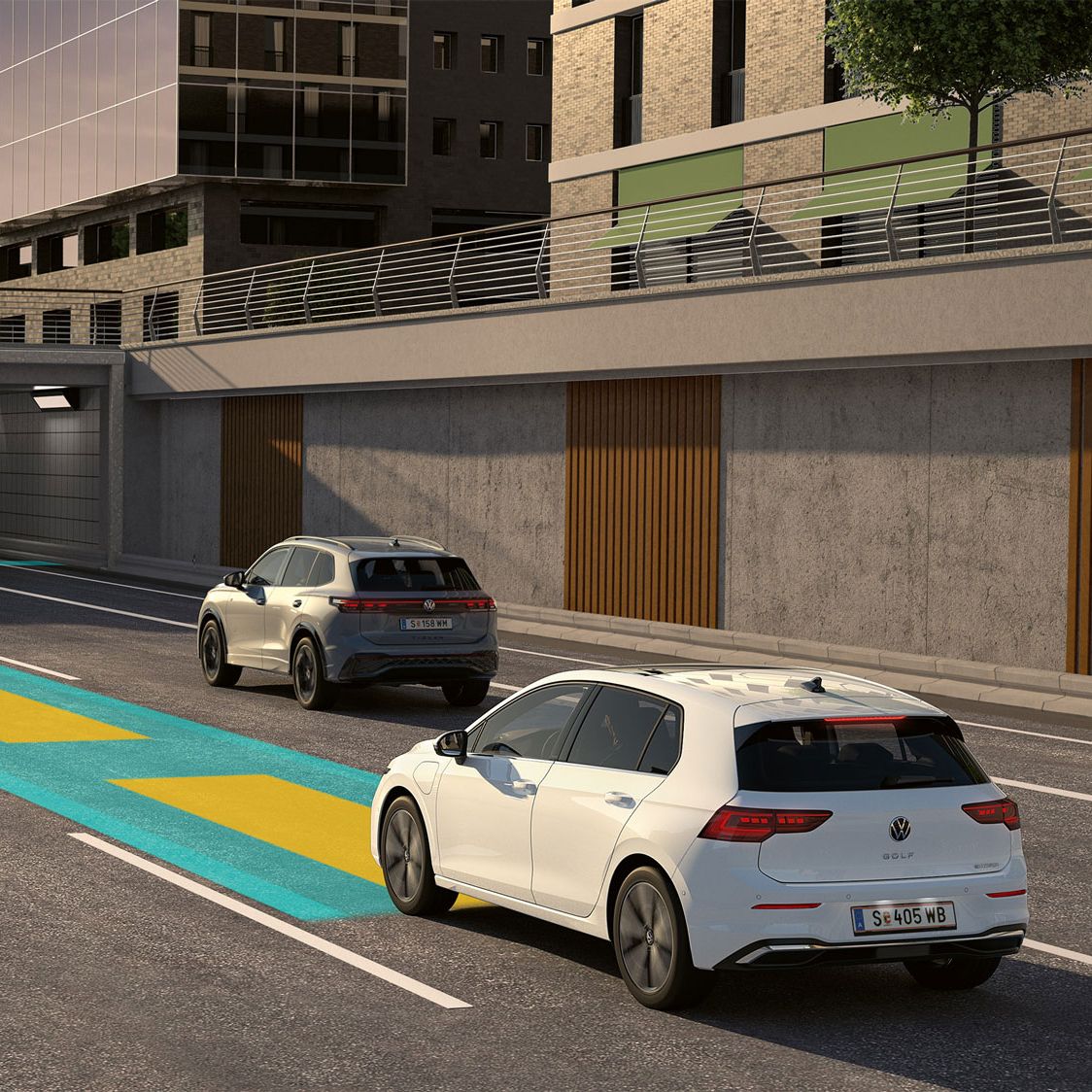 Illustration zeigt schematisch anhand eines VW Golf die Funktionsweise des Travel Assist.
