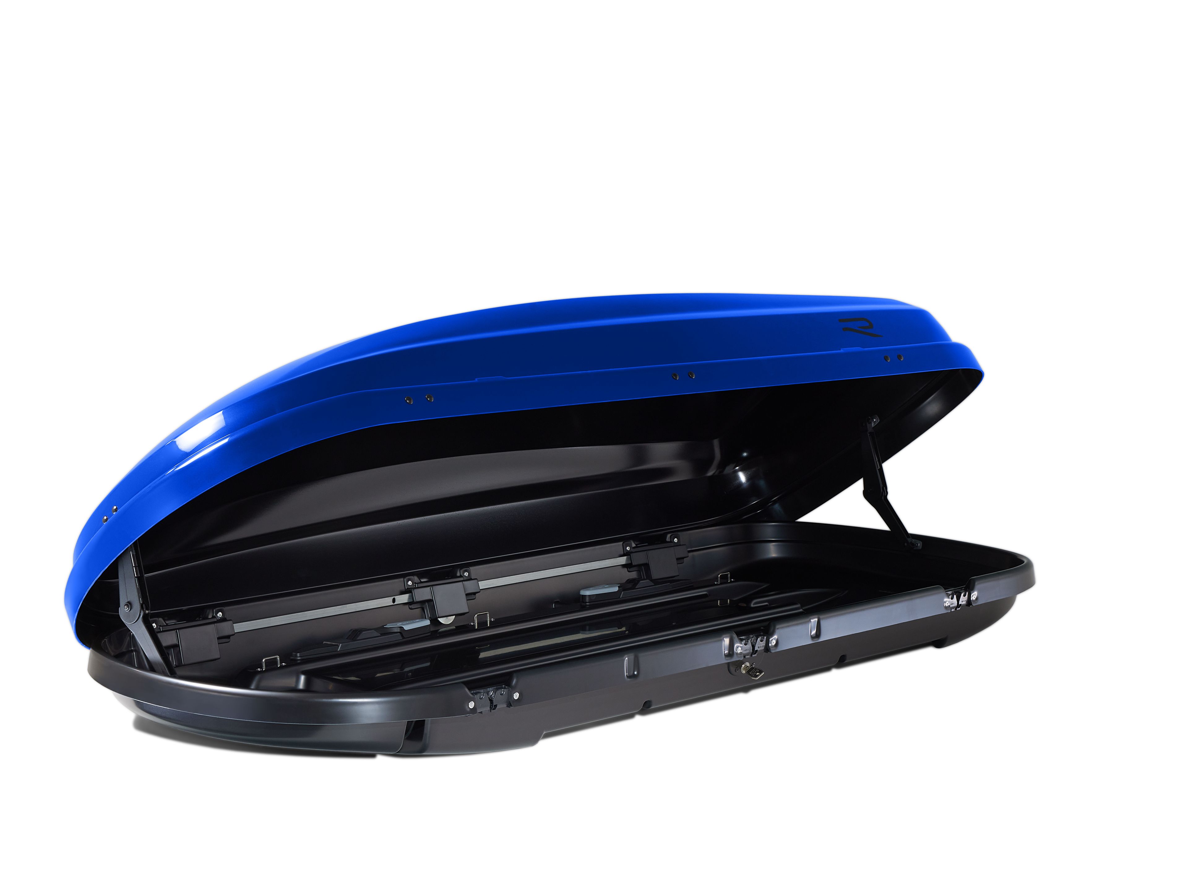 Eine geöffnete blaue Volkswagen Dachbox.