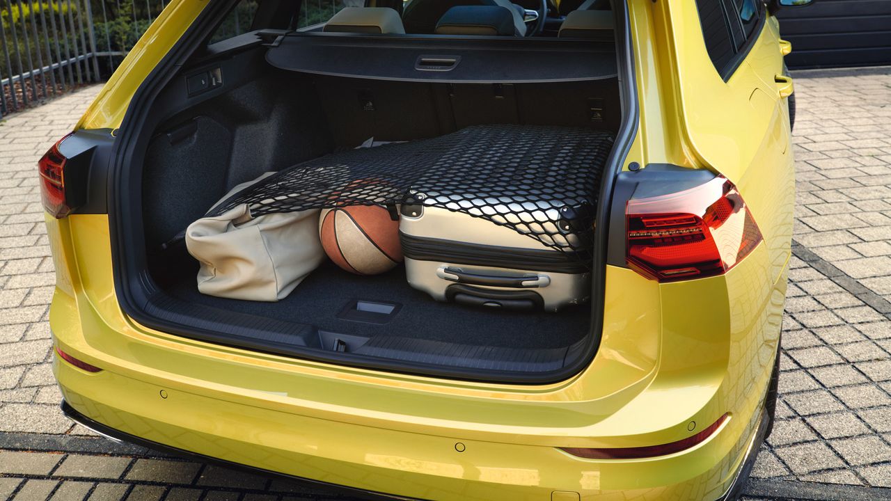 Kofferraum des VW Golf Variant Vorgängermodells (2020)