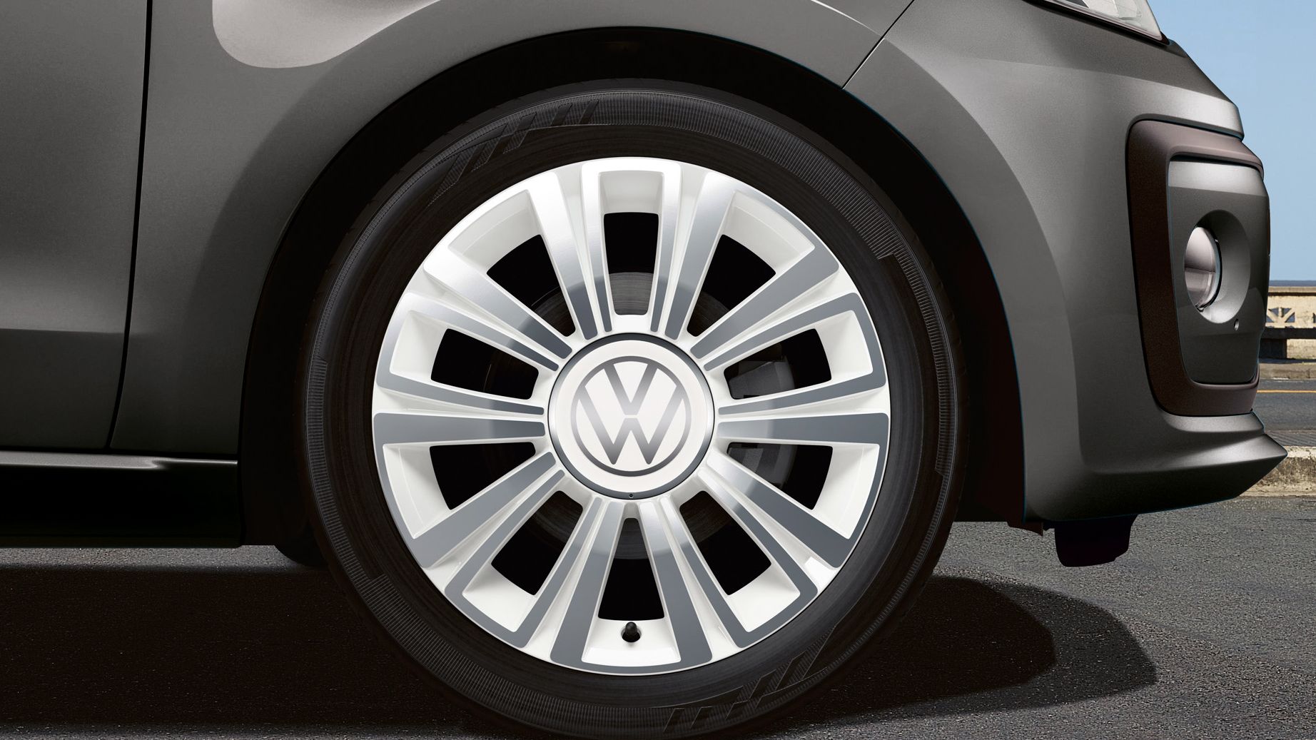 Detailaufnahme der Felge la boca white des VW up!