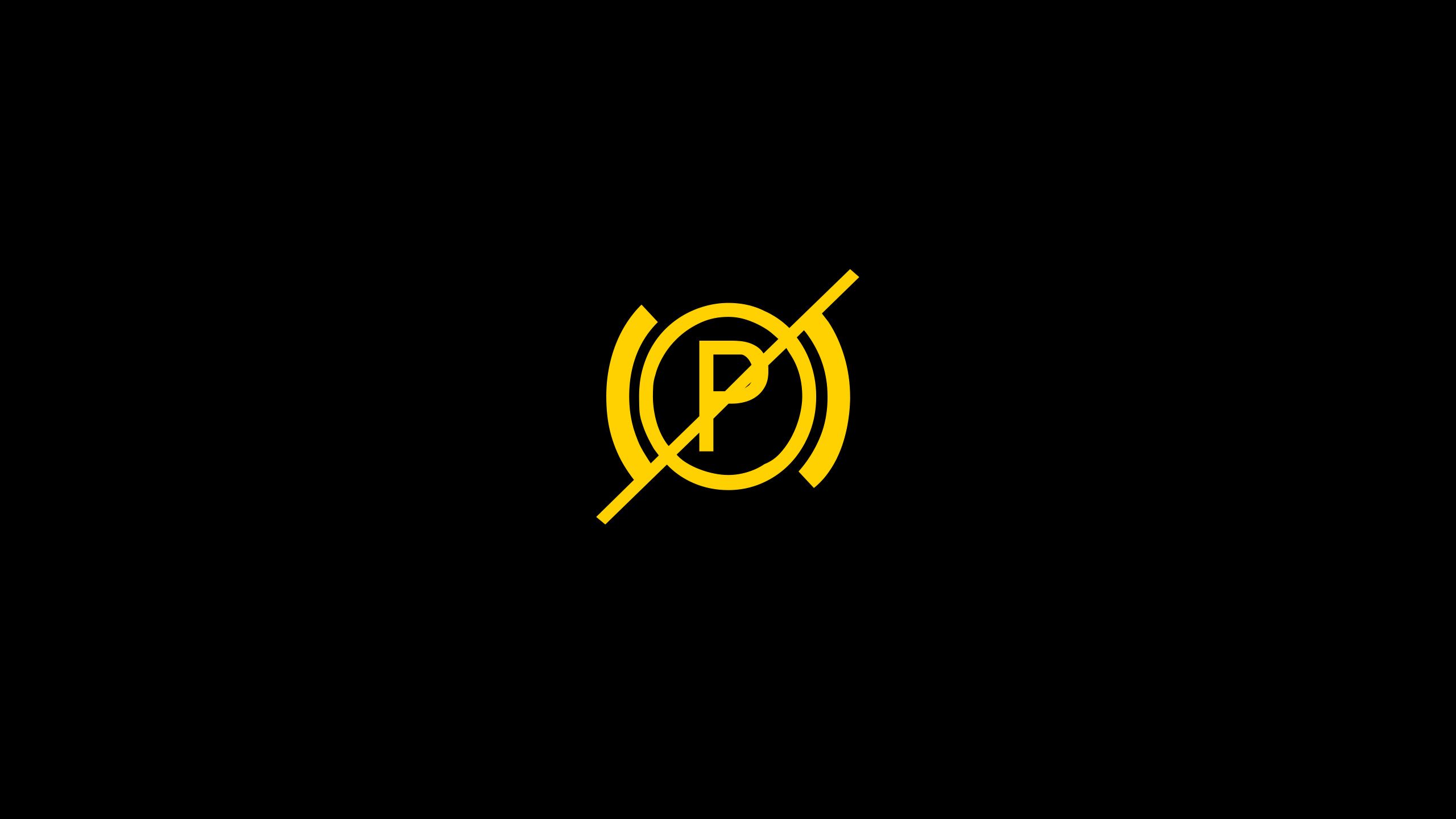 Ein gelbes Symbol mit einem durchgestrichenen Buchstaben "P" auf schwarzem Hintergrund. Das Symbol deutet an, dass das Parken oder eine Parkbremse deaktiviert ist. Es könnte in einem Fahrzeug verwendet werden, um den Fahrer zu informieren.