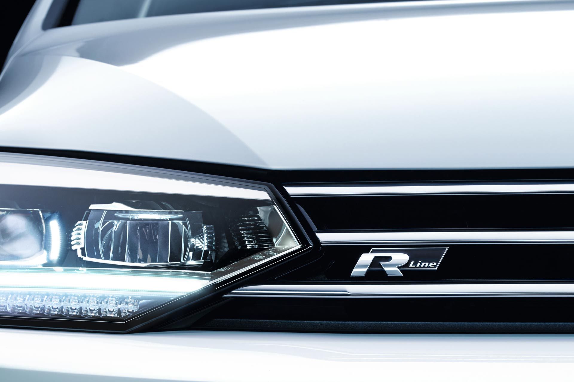 R-Line Badge am Touran