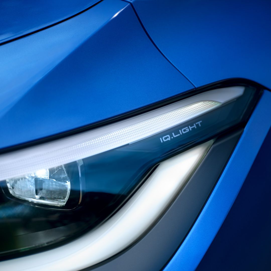 Detailansicht der IQ.LIGHT - LED-Matrix- Scheinwerfer eines VW ID. Polo Style.