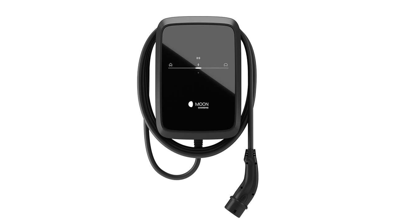 Frontansicht von einer MOON Wallbox mit Ladekabel