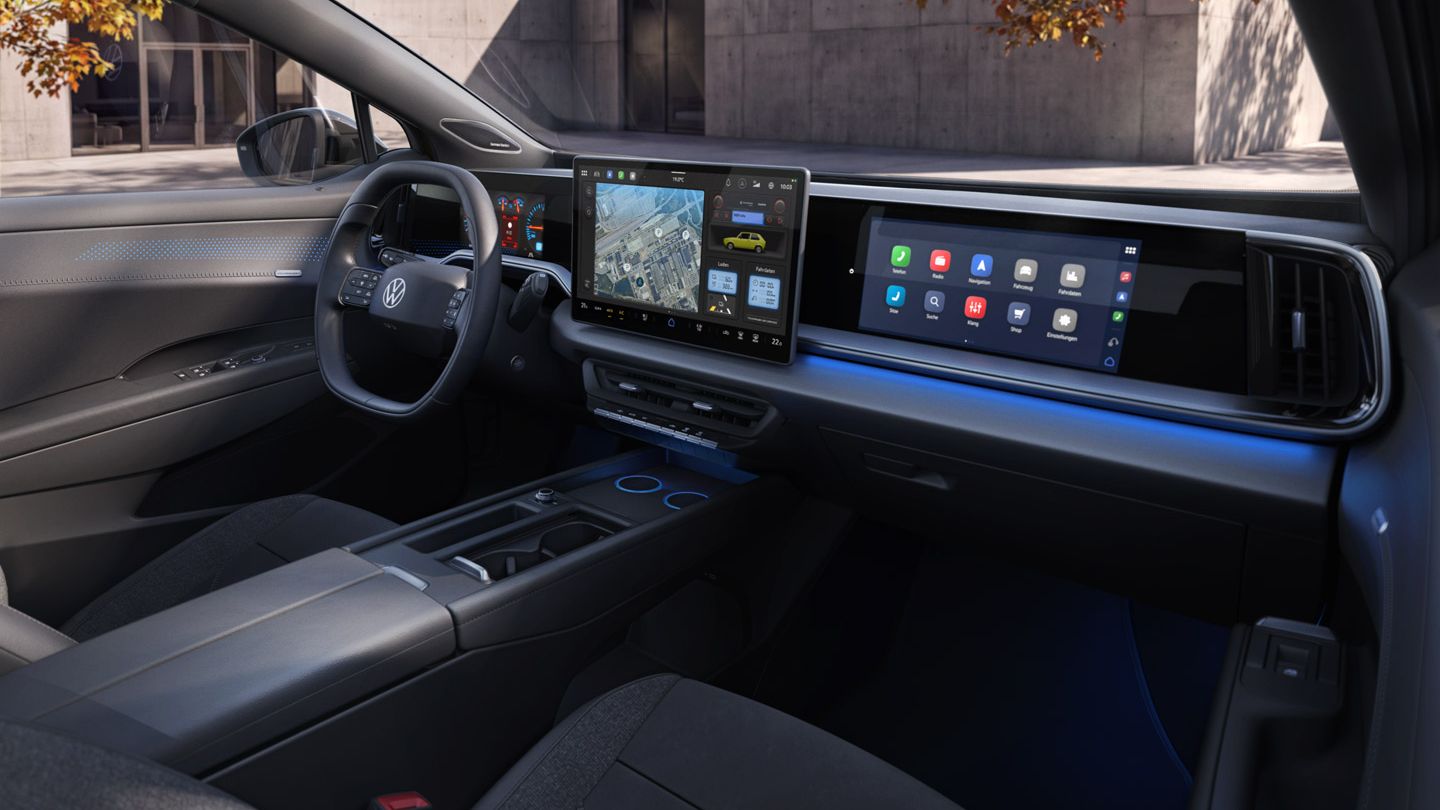 Interieur-Ansicht auf die Displaylandschaft mit Beifahrerdisplay eines VW ID.4 Reskin.