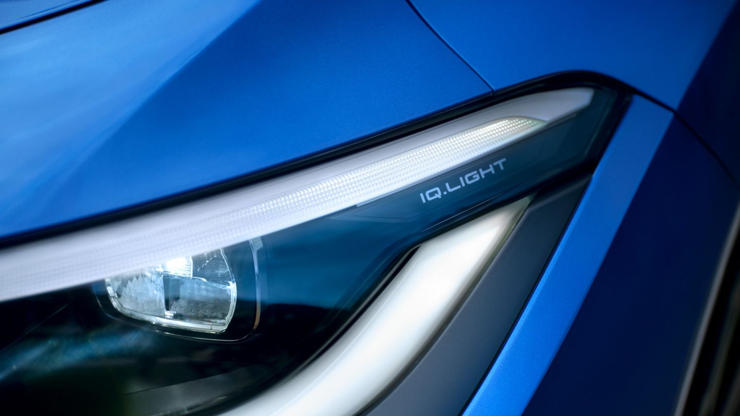 Detailansicht der IQ.LIGHT - LED-Matrix- Scheinwerfer eines VW ID. Polo Style.