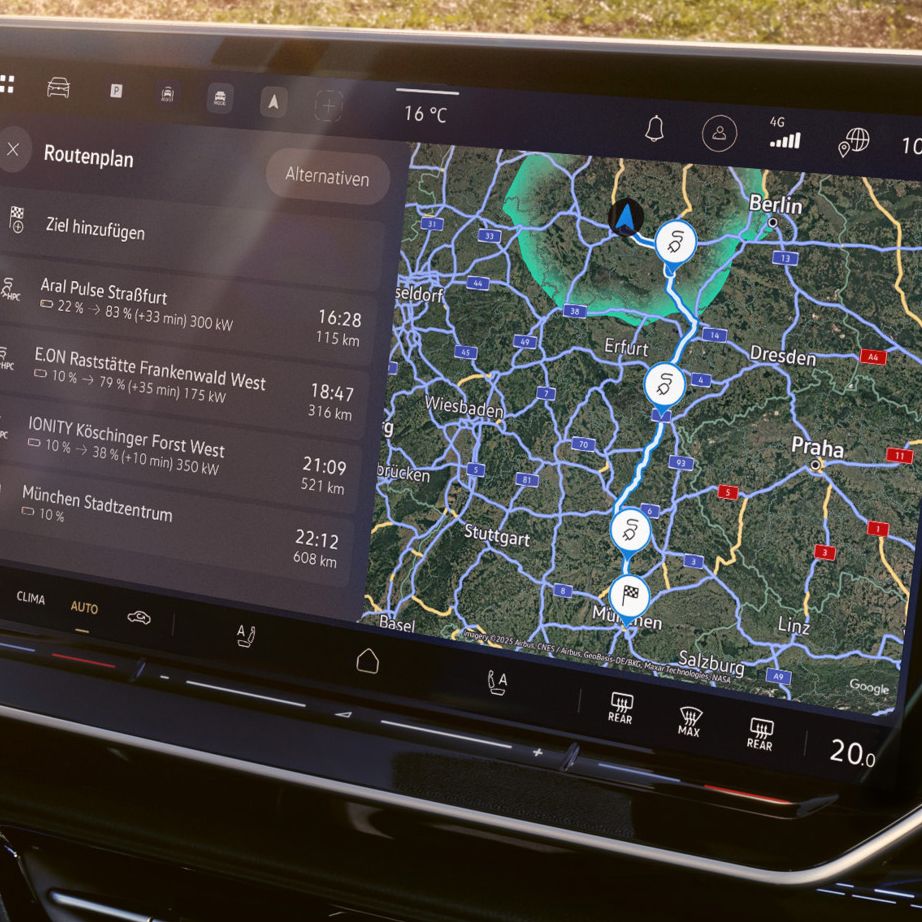 Das Bild zeigt das Infotainment System eines ID. Modells und den Modus "Navigation"